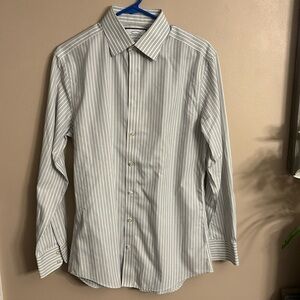 Men’s nice button up shirt